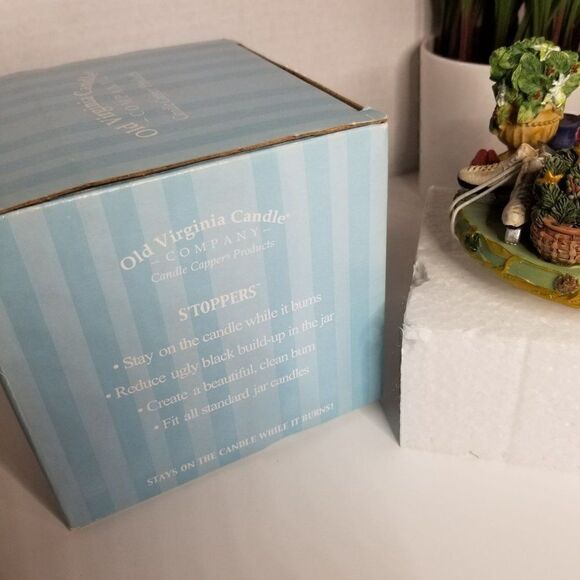 Old Virginia Candle Co. Candle Capper Poinseitta - Picture 8 of 9